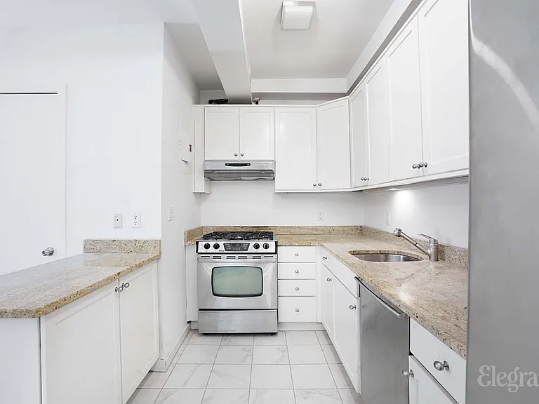 120 E 13th St #3R — Photo 9