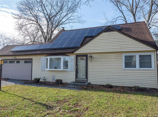 23 McAlpine Dr, Poughkeepsie, NY 12601