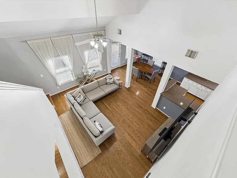 1421 W 26th St #F — Photo 4