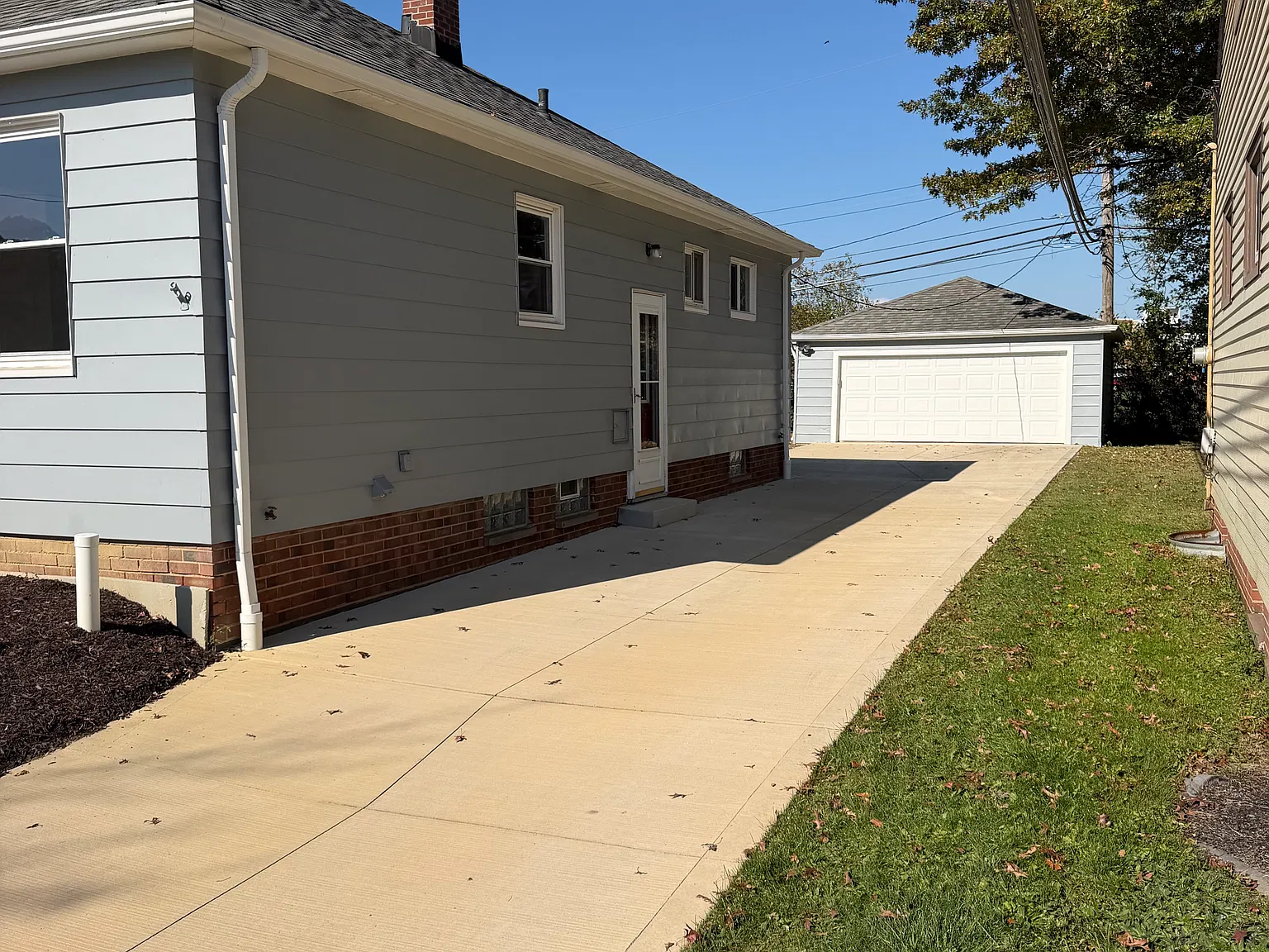 3 bed, 1036 sqft, $1,800 — Photo 4
