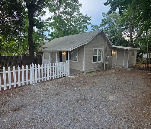 4072 Flower St Photo 1