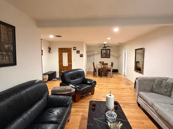 19121 Calvert St, Reseda, CA 91335