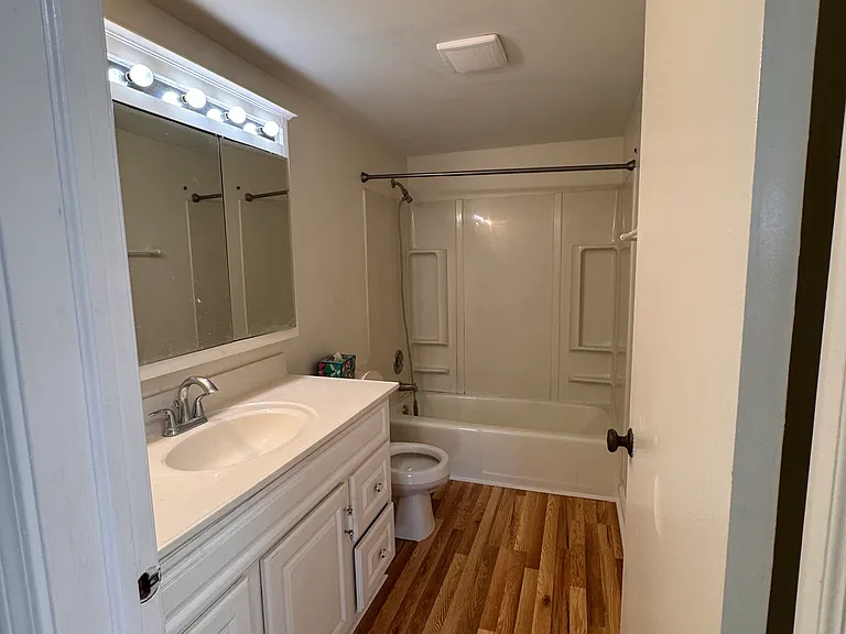 1100 E Randville Dr #104 — Photo 5