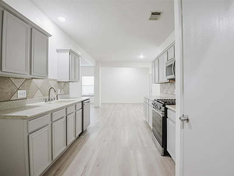 6627 Stonecross Creek Ln — Photo 13