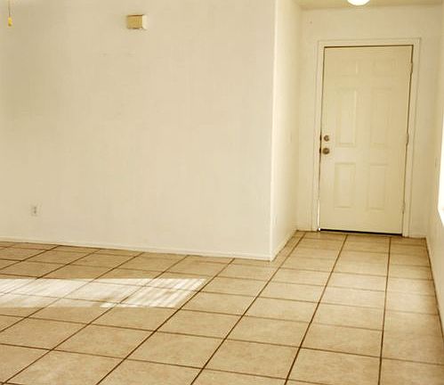 4th image of 1668 W Swisher Pl