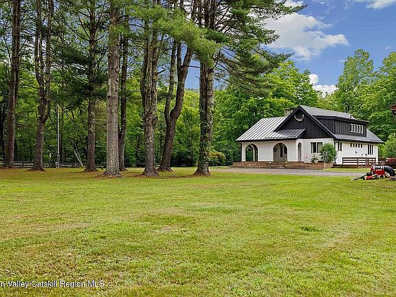 3rd image of 118 Bennett Rd