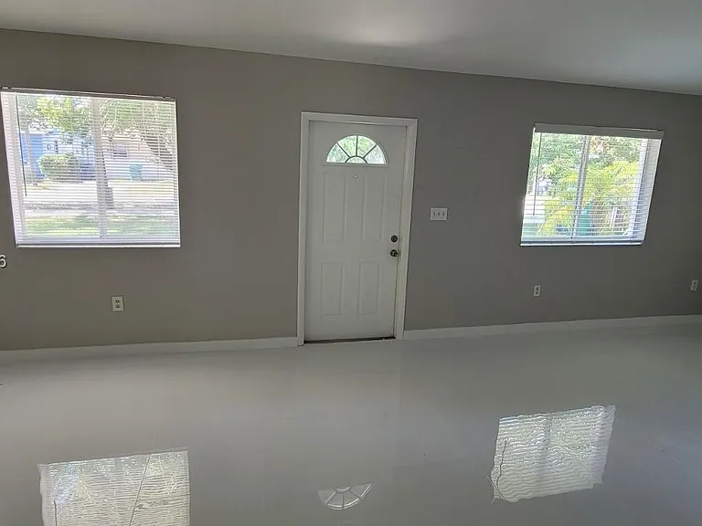 10270 SW 173rd Ter — Photo 2