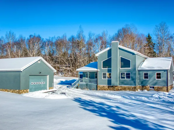 61 Beechwood Dr, Saranac Lake, NY 12983