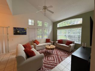 1013 Park Ridge Cir, Kissimmee, FL 34746