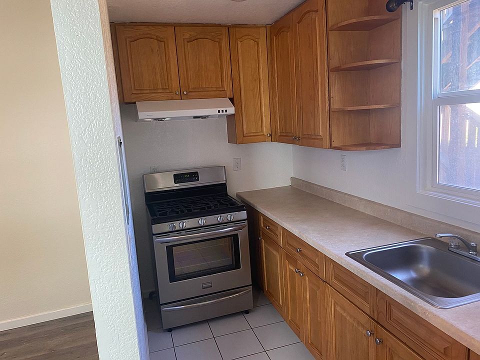 1st image of 2324 E 19th St #4