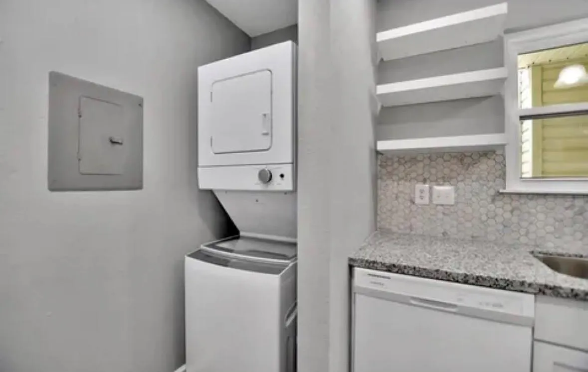 2 bed, 2.0 bath, 794 sqft, $1,575 — Photo 3