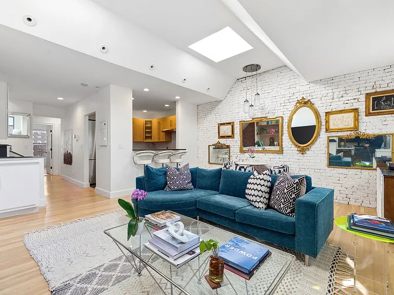 552 Columbus Ave #Penthouse 6 — Photo 8