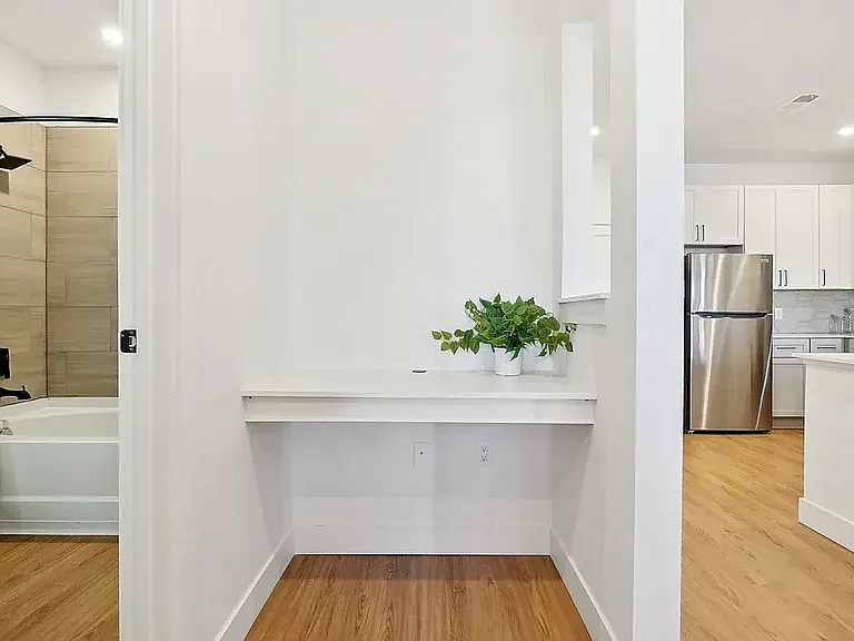 The Pendant Southlands Desk