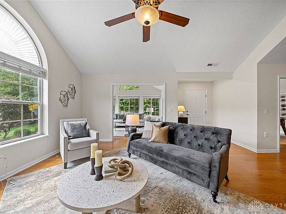 4th image of 9213 Elizabeth Ln