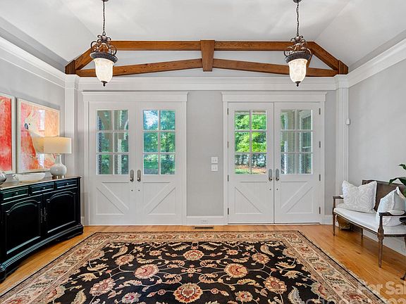 5th image of 144 Heathland Ln