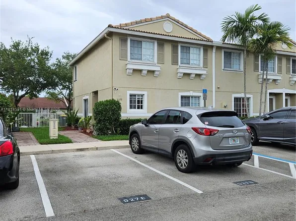 9279 Chambers St, Tamarac, FL 33321