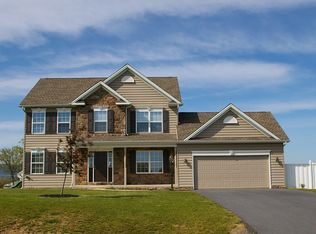 8051 Sunflower Cir, Saint Thomas, PA 17252