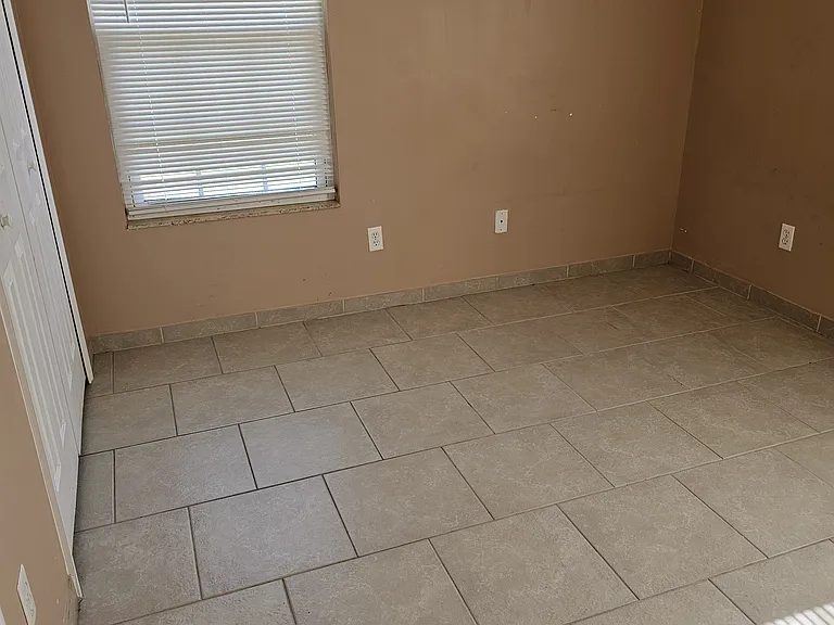 470 Pomont Ave — Photo 6
