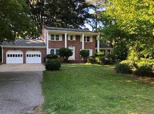 1715 Yorktown Rd, Yorktown, VA 23693