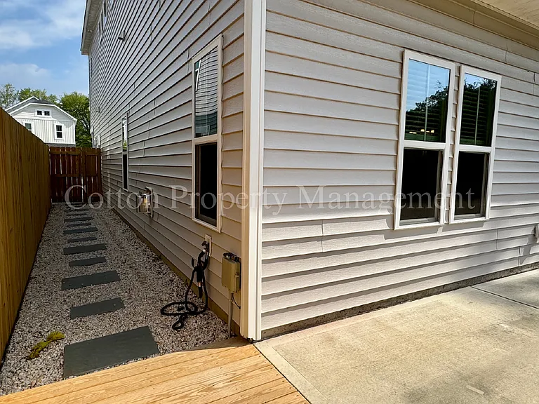 745 Cypress Village Pl — Photo 45