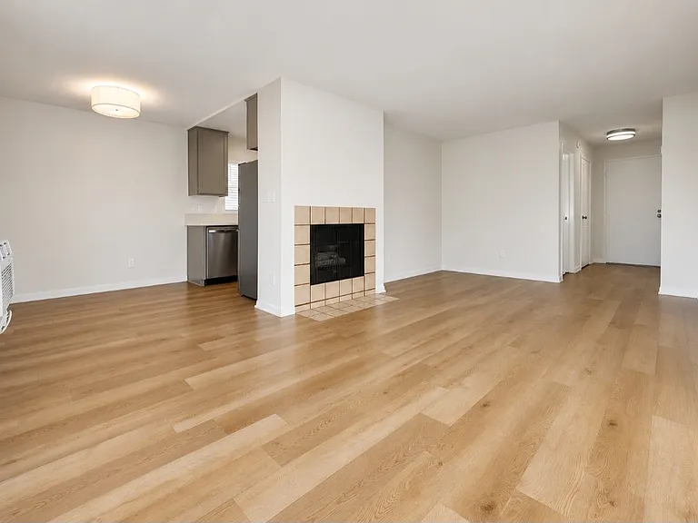 3750 Kelton Ave #101 — Photo 2