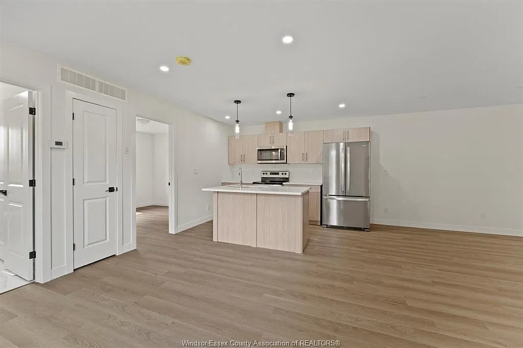 2 bed, $2,500 — Photo 4