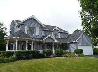 618 Clarendon Ln, Aurora, IL 60504