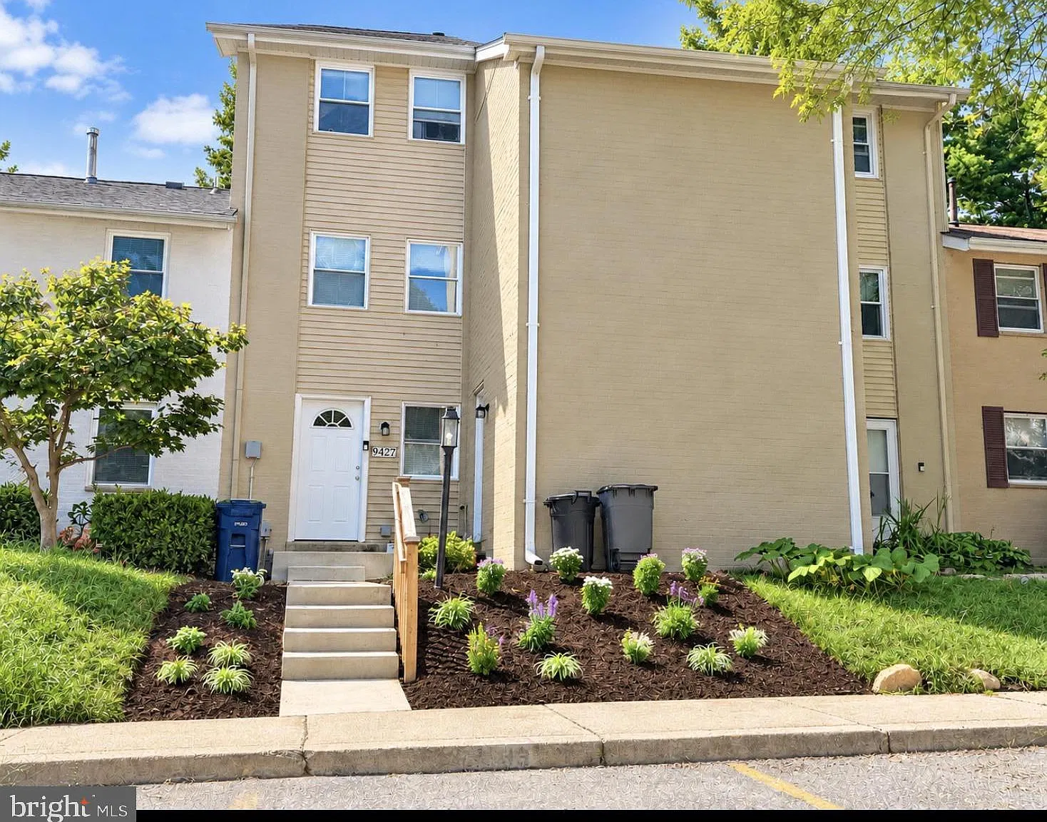 4 bed, 2.0 bath, 2081 sqft, $2,450 — Photo 1