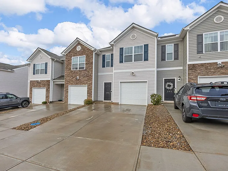 201 Sunriff Ct — Photo 5