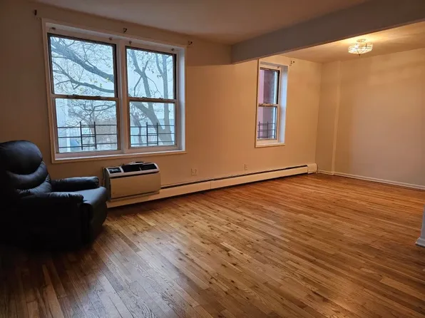 151-05 Cross Island Parkway image 7 of 15