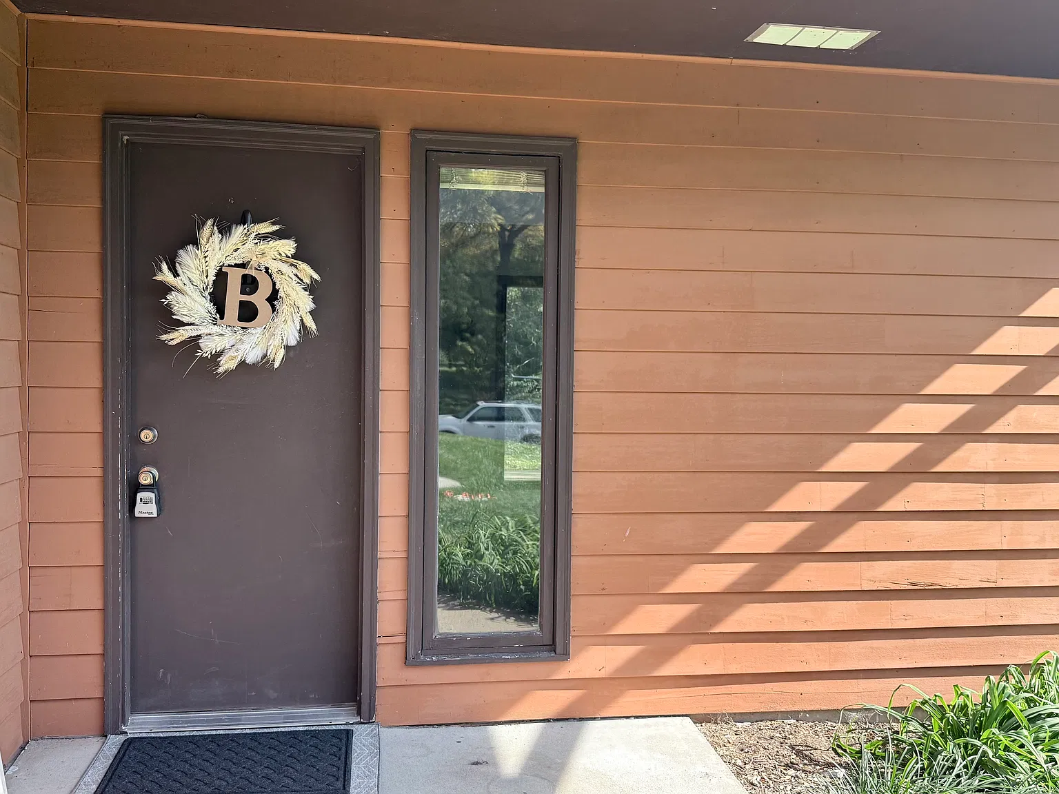 2 bed, 1200 sqft, $1,700 — Photo 2