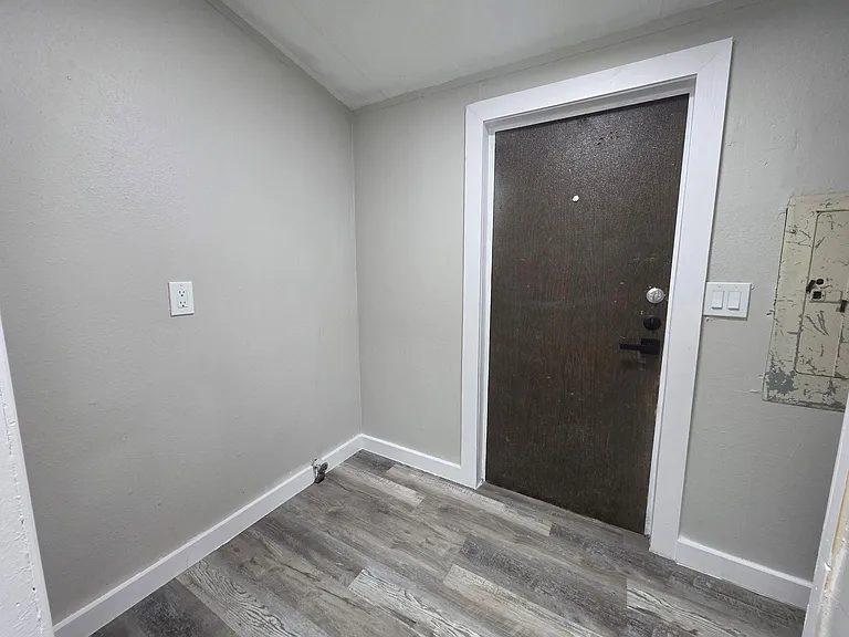 312 Paddock St #1 — Photo 15