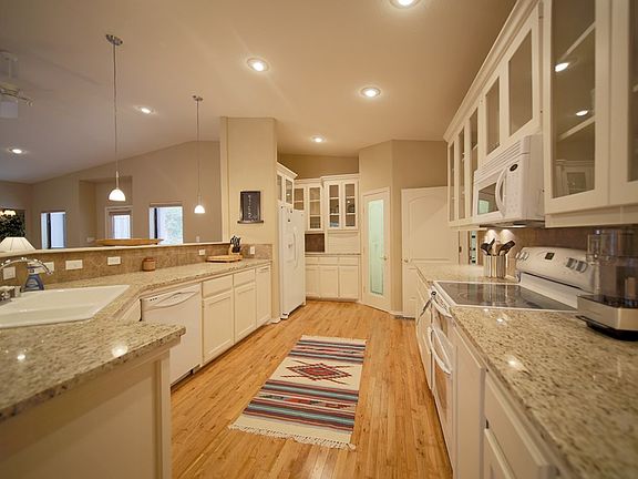 4th image of 109 Tanglewood Ln