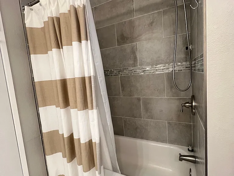 266 S Madison Ave — Photo 15