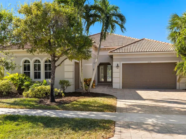 1370 Beacon Circle, Wellington, FL 33414
