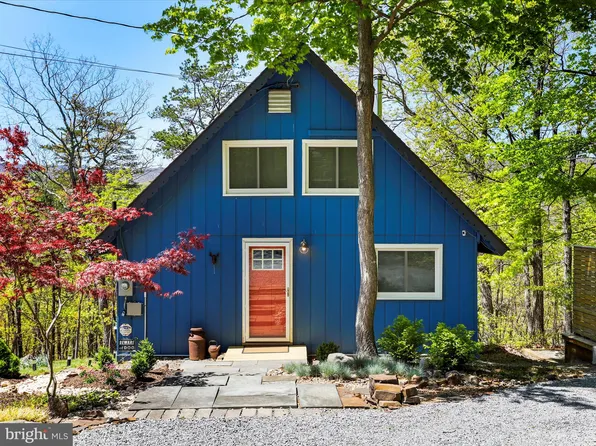 777 Timber Ln, Berkeley Springs, WV 25411