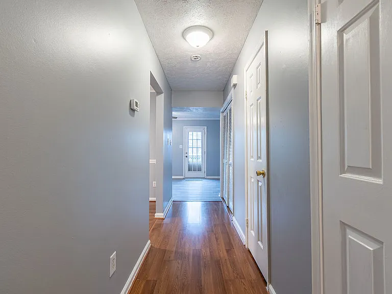 248 Loch Cir — Photo 7