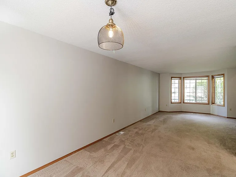 15709 NE 12th Way — Photo 10