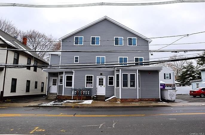 1st image of 13 E Railroad Ave