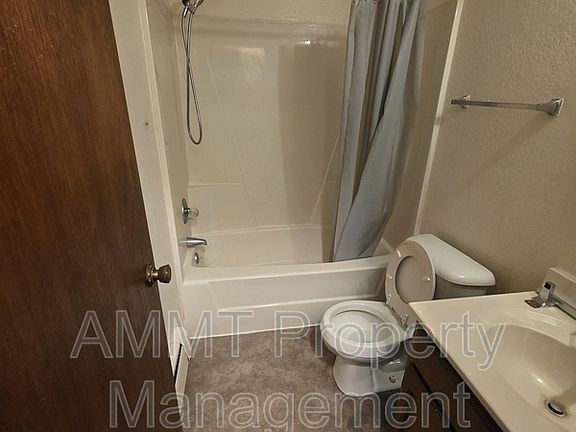 5th image of 4016 Westover Rd SE APT D