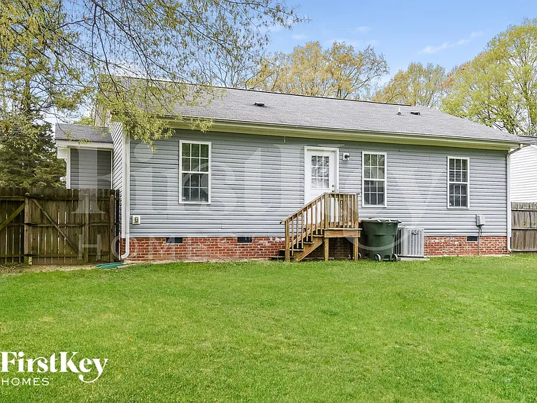 203 Bingham St — Photo 14