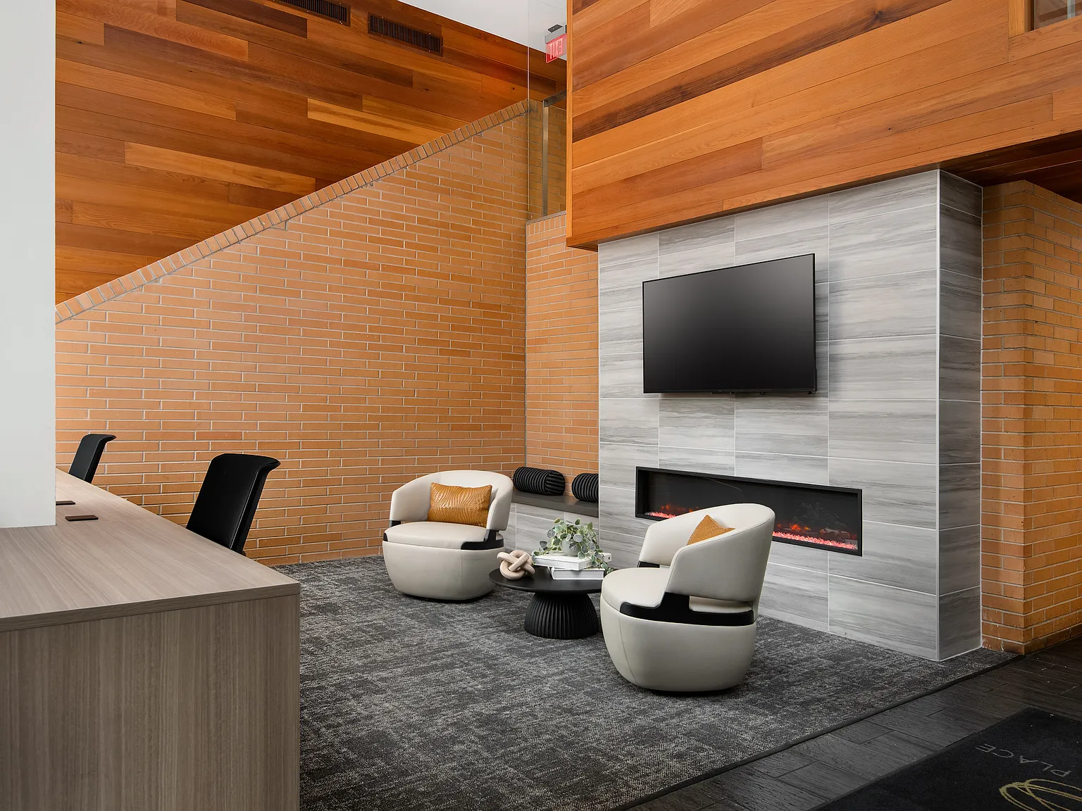 Oak Park Place — Photo 2