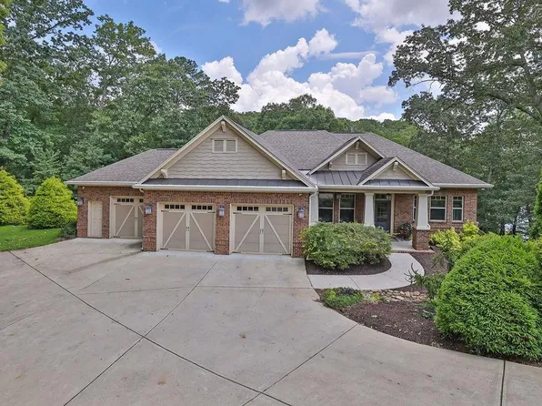 319 Falls Ct, Woodstock, GA 30188