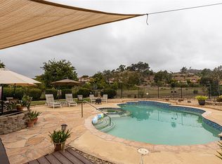 1110 W Country Club Ln, Escondido, CA 92026