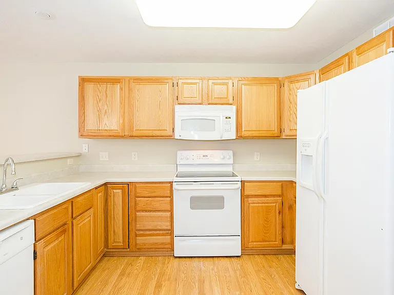 6910 Milan Dr — Photo 8
