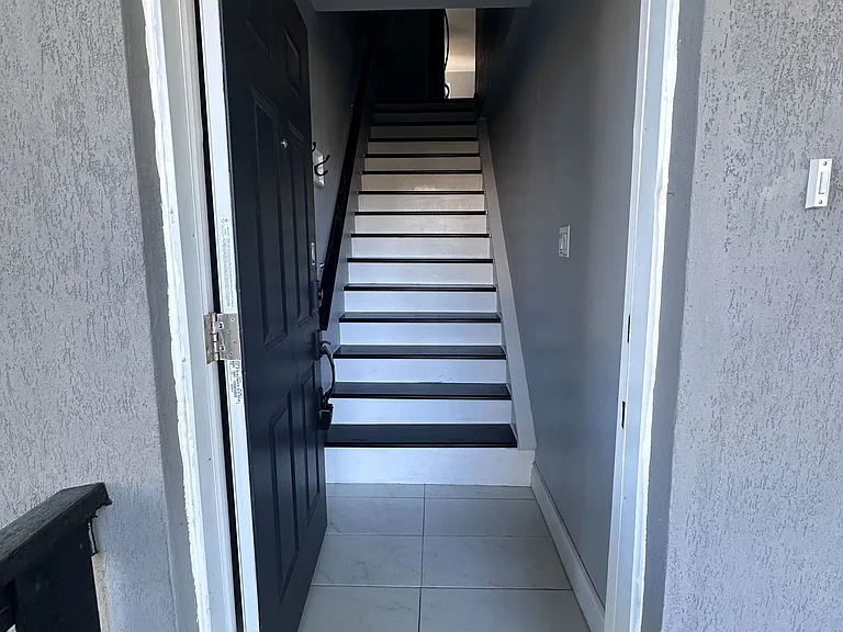6 Lapp St #UPPER — Photo 4