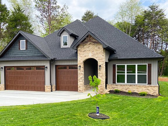 3rd image of 402 Elokwa Pl
