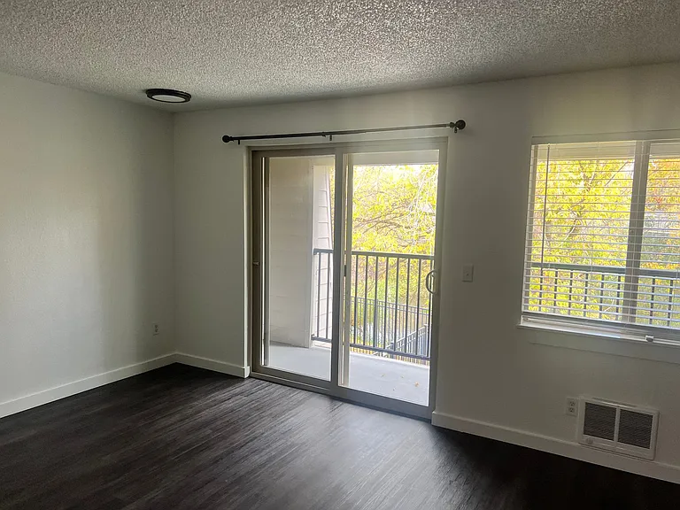 1140 S Colorado Ave — Photo 14