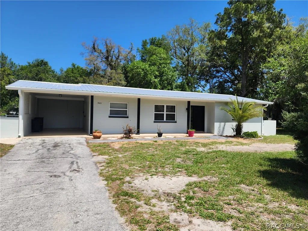 3 bed, 2.0 bath, 1360 sqft, $1,800 — Photo 1
