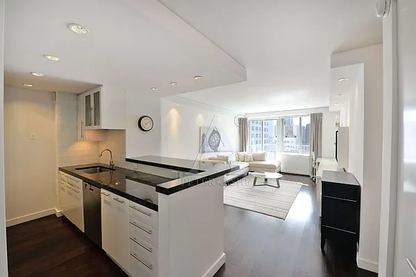 Rented by Peter Ashe | media 3